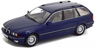 BMW e39 530d touring 5er 1997 blau met Modellauto 181081 KK-Scale 1:18