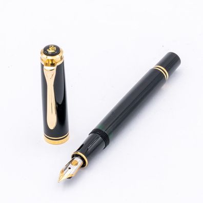 Pelikan Souverän M300 Füller 14K M Schwarz Gold