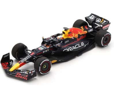 Bburago Modellauto Red Bull Racing F1 RB18 Verstappen #1 (mit Helm Maßstab 1:43)