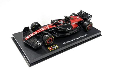 Bburago 18-38086 Modellauto F1 Alfa Romeo C43 #77 Bottas mit Helm, Maßstab 1:43