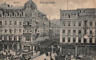 Berlin Unter den Linden Hotel Bauer Postkarte AK 1926