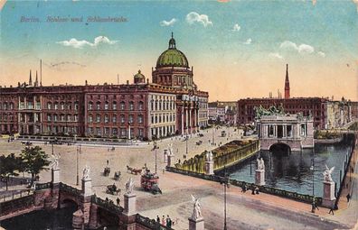 Schloss und Schlossbrücke in Berlin Postkarte AK 1915