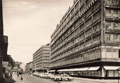 Straßenansicht mit Pkws HO-Warenhaus am Alex Berlin Postkarte AK