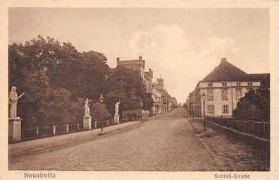 AK Neustrelitz Schloß - Strasse Gartenrestaurant Orangerie