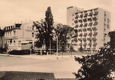 HO-Bahnhofshotel in Rostock Mecklenburg-Vorpommern Postkarte AK