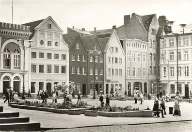 Markt in Schwerin Mecklenburg-Vorpommern Postkarte AK 1980