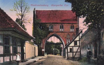 Stargarder Tor in Neubrandenburg Mecklenburg-Vorpommern Postkarte AK