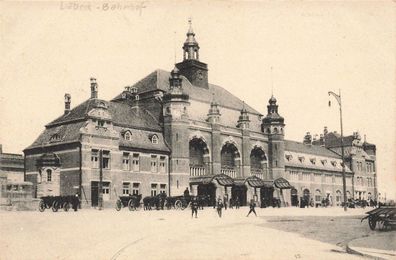 Bahnhof in Lübeck Schleswig-Holstein Postkarte AK