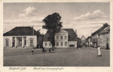 Markt mit Straße Oldenburg in Holstein Schleswig-Holstein Postkarte AK