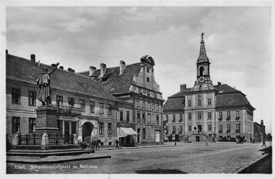 AK Tilsit Schenkendorfplatz Denkmal Rathaus