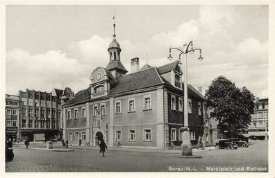 Marktplatz und Rathaus Sorau Niederlausitz Neumark Ostbrandenburg Postkarte AK