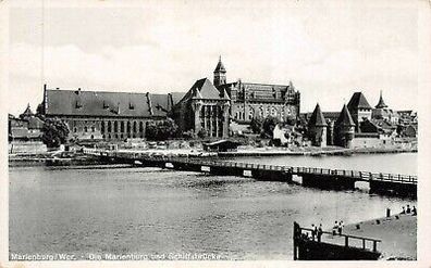 Marienburg/Wpr. Die Marienburg und Schiffsbrücke Postkarte AK