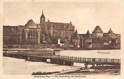 Marienburg Wpr. Die Marienburg mit Schiffbrücke AK