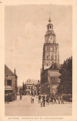 Zutphen Stadhuis met St. Walburgtoren AK