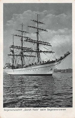 Segelschulschiff "Gorch Fock" beim Segelexerzieren Postkarte AK