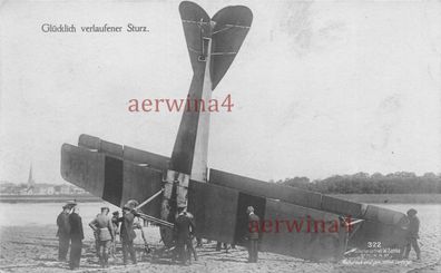 Doppeldecker-Flugzeug Glücklich verlaufener Sturz W. Sanke Postkarte Adlershof