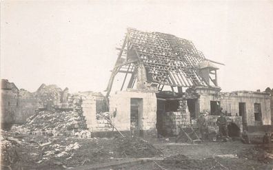 Deutsche Soldaten am zerstörte Haus Boisleux-Saint-Marc Frankreich 1917