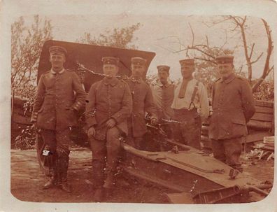 Deutsche Soldaten am Geschütz 1. WK Foto