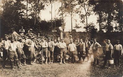 Fotokarte 1. WK Soldaten Fuß Art. Regt.19 Feldküche Gulaschkanone Frankreich