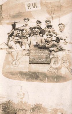 Foto AK 1. WK Fotomontage Soldaten mit Luftschiff Zeppelin Lockstedter Lager