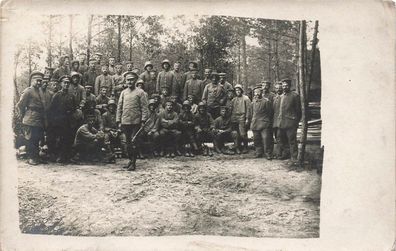 Foto AK 1. WK Gruppenfoto Sturm Soldaten mit Stahlhelm in Rußland