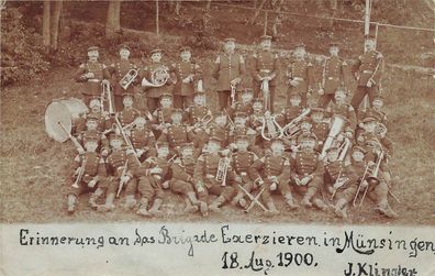 Foto 1. WK Soldaten der Militärkapelle beim Exerzieren Münsingen