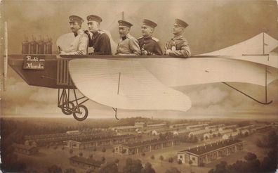 Foto AK 1. WK Fotomontage Soldaten mit Flugzeug Flucht aus Munsterlager 1913