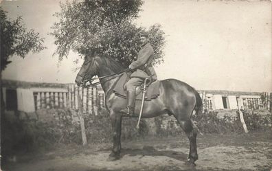 Foto 1. WK Soldat mit Pferd Säbel Pistole Walter 08