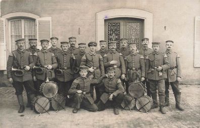 Fotokarte 1. WK Soldaten Schulterklappe 32 Spielmannszug Gruppenfoto