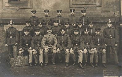 Fotokarte 1. WK Gruppenfoto Soldaten Inf. Regt. 133 Zwickau Pickelhaube Sachsen