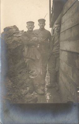 Fotokarte 1. WK Soldaten am Telefon Unterstand im Schützengraben