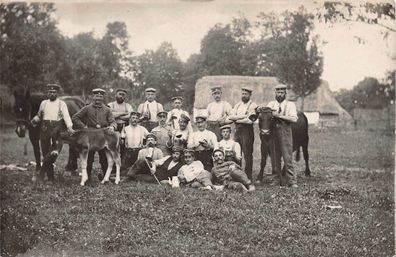 Soldaten K.B.V. Res. Division mit Kalb Orig. Foto 1915