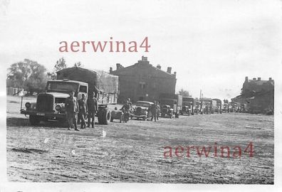 Abfahrt LKW Magirus M50 mit Kolonne zur Front