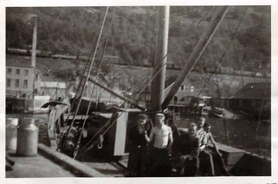 Deustche Soldaten auf Kutter Hafen Norwegen