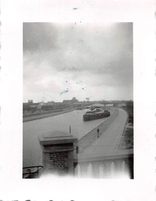 Schiffe im Hafen von Gent Belgien