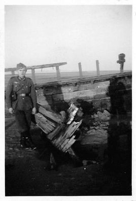 Deutscher Soldat am Meeresstrand in Ostende Belgien