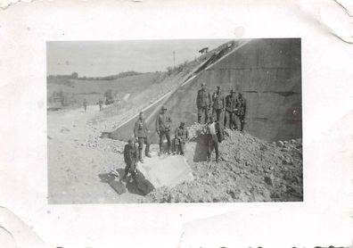 Deutsche Soldaten beim Brückenbau Sedan Frankreich