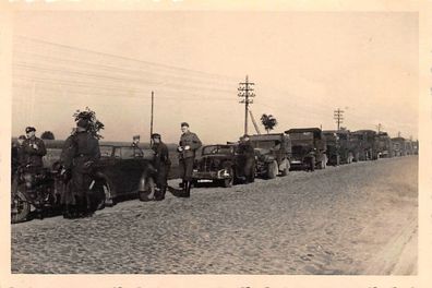 Engl. Beute LKW Morris - Commericial 15 deutsche Kolonne Calais Frankreich