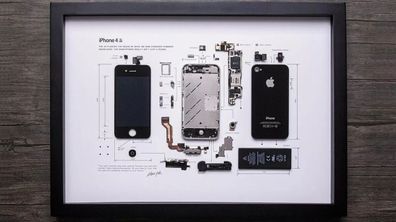 Zerlegtes iPhone 4S im Rahmen - Einzigartige Kunst für Apple-Fans