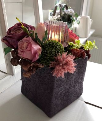 Blumengesteck Lila Frühling Geschenk Blumen Blumenstrauß mit Teelichtglas