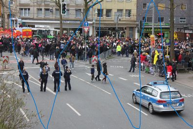 Foto Polizei Mülheim Einsatzhundertschaft Karneval VW Passat 2017 (20 x 15 cm)