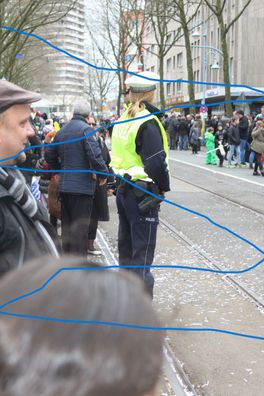 Foto Polizei Mülheim Ruhr Polizist Polizistin Uniform Karneval 2017 (20 x 15 cm)