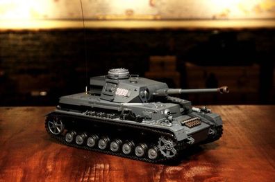 RC Panzer "Kampfwagen IV Ausf. F-2" Heng Long 1:16 Grau R&S, Stahlgetriebe -V7.0