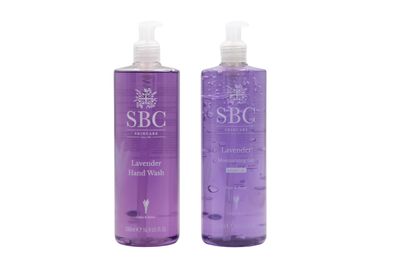 SBC Skincare Lavender Moisturising Gel 500ml + Hand Wash 500ml Fléssigseife