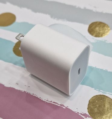 Apple Ladegerät USA Schnellader Travel Adapter 20W USB-C Ladegerät Weiß 19 MwSt