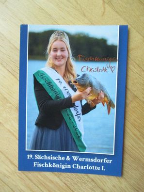 19. Sächsische und Wermsdorfer Fischkönigin 2022-2024 Charlotte Opitz hands Autogramm