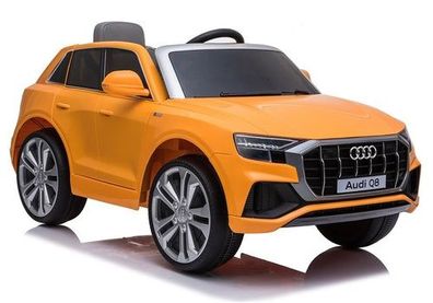 Fahrt mit dem Auto Audi Q8 JJ2066 Gelb lackiert