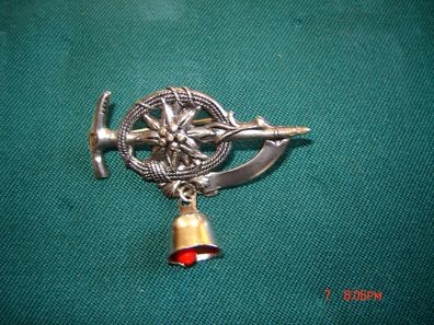 Anstecknadel Pickel mit Edelweiß und Seil Glocke Hutnadel Hutabzeichen Wandern