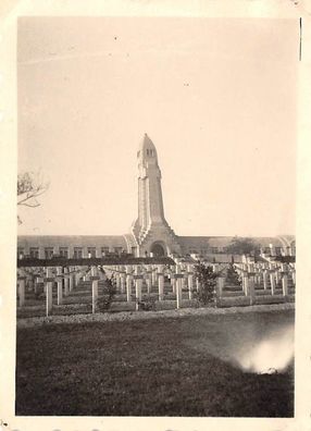 Beinhaus mit Friedhof bei Verdun Frankreich