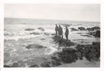 Deutsche Soldaten auf Klippen Les Sables Frankreich